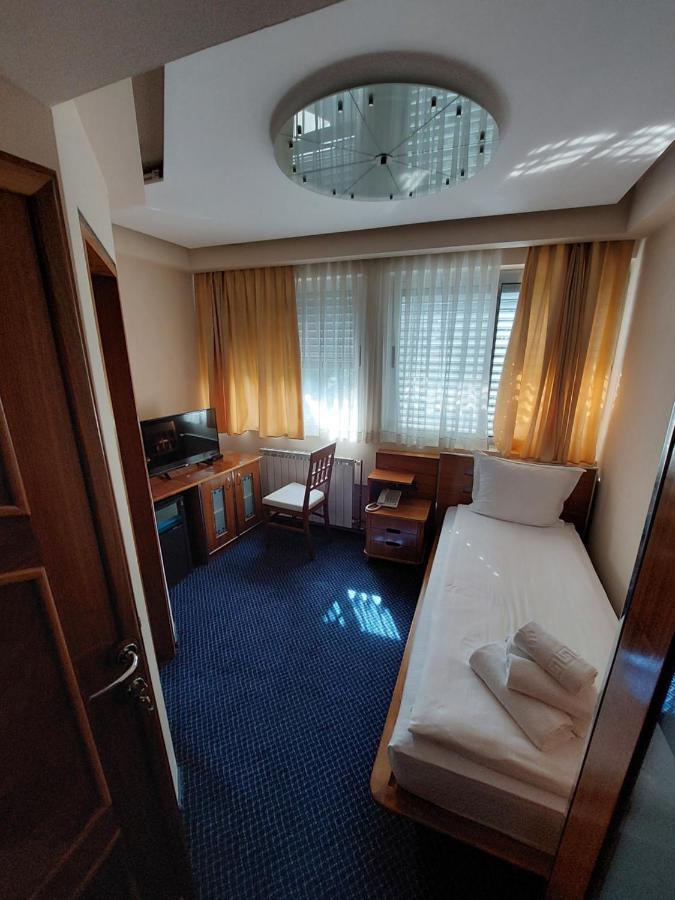 Hotel Brass- Free Parking Sarajevo Exterior foto