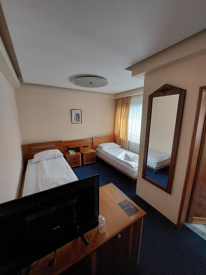 Hotel Brass- Free Parking Sarajevo Exterior foto